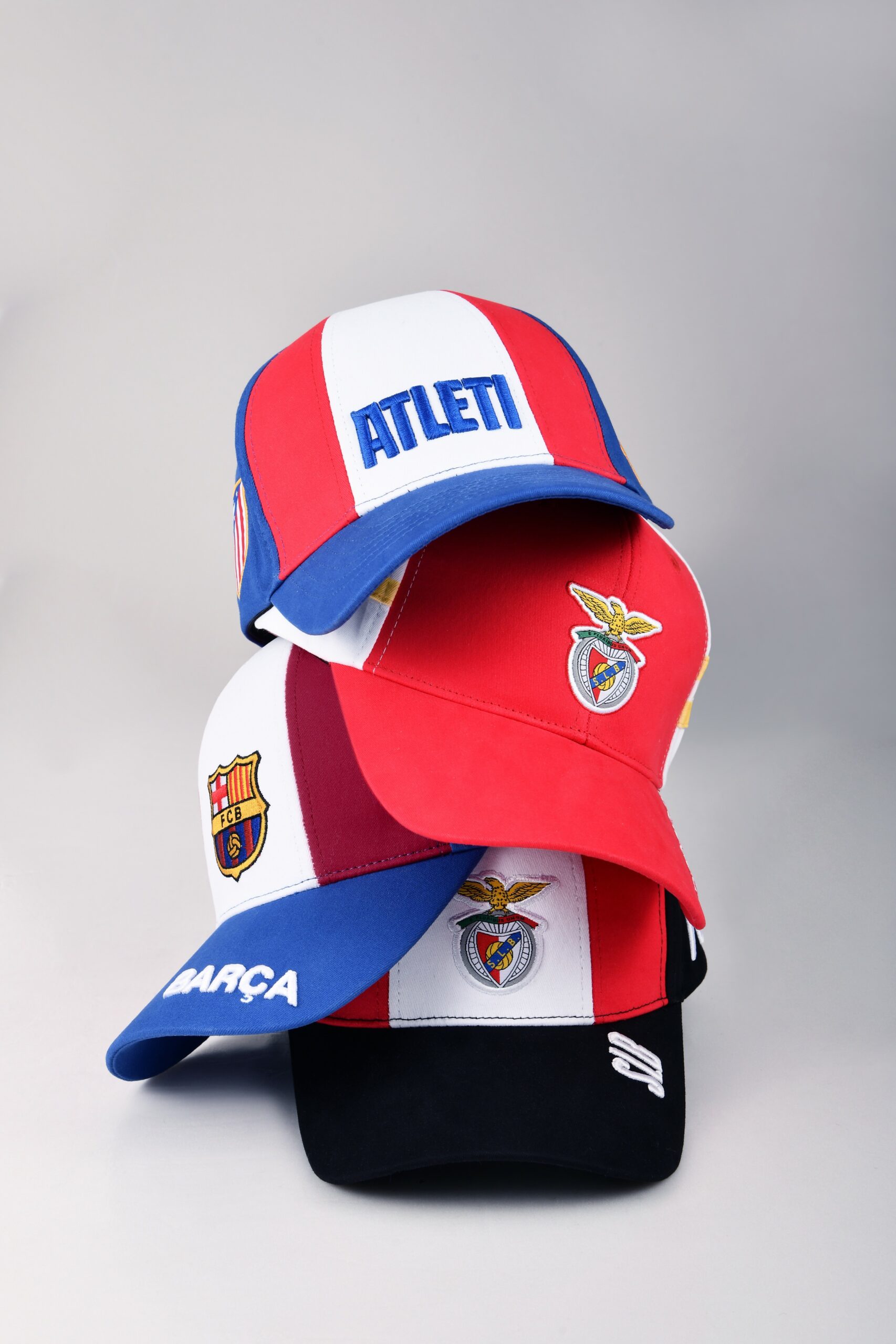 Gorra oficial Atlético de Madrid con bola LED instalada sistema completo Ball On Top