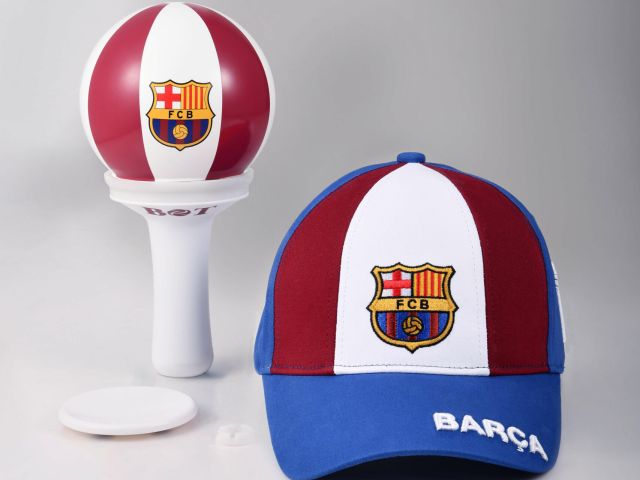 Ball On Top official FC Barcelona cap with rechargeable LED ball and premium handle.