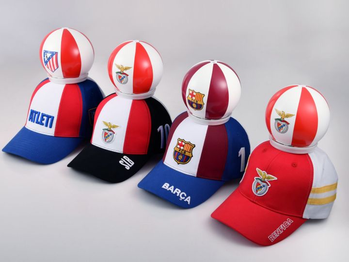 Alien wearing official FC Barcelona Ball On Top merchandise